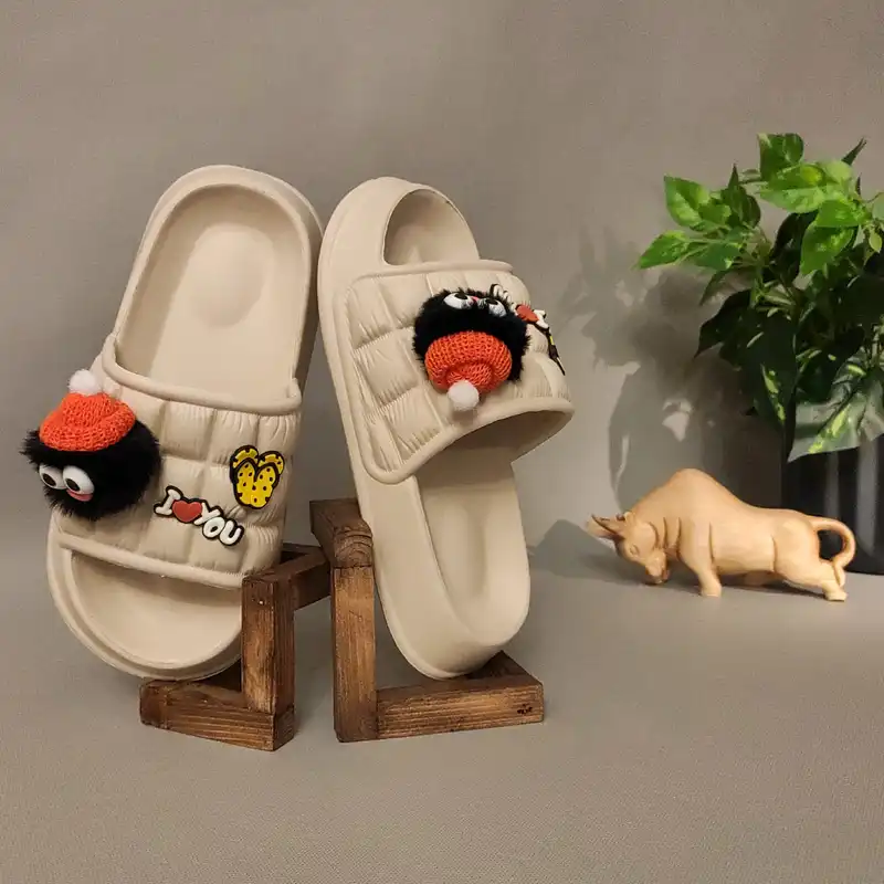 دمپایی زنانه مدل پوم پوم