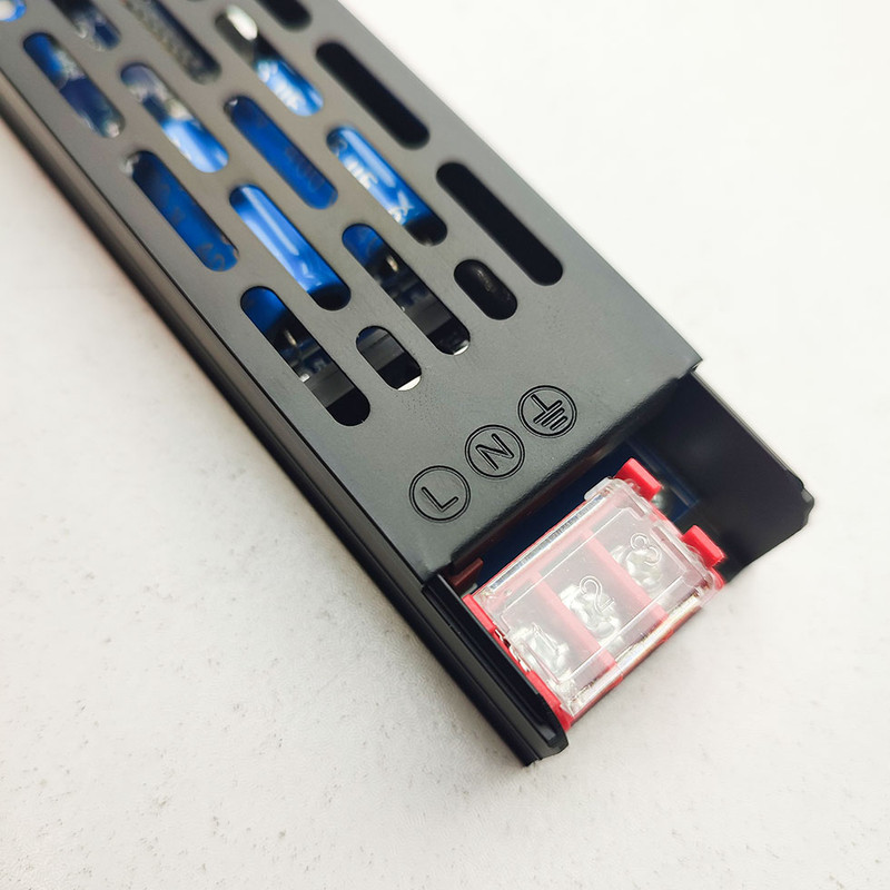 آداپتور سوئیچینگ 12 ولت 33 آمپر مدل MD-400W اسلیم