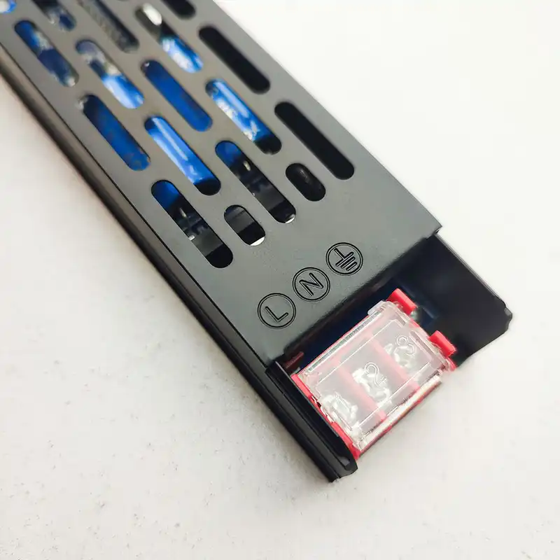 آداپتور سوئیچینگ 12 ولت 33 آمپر مدل MD-400W اسلیم