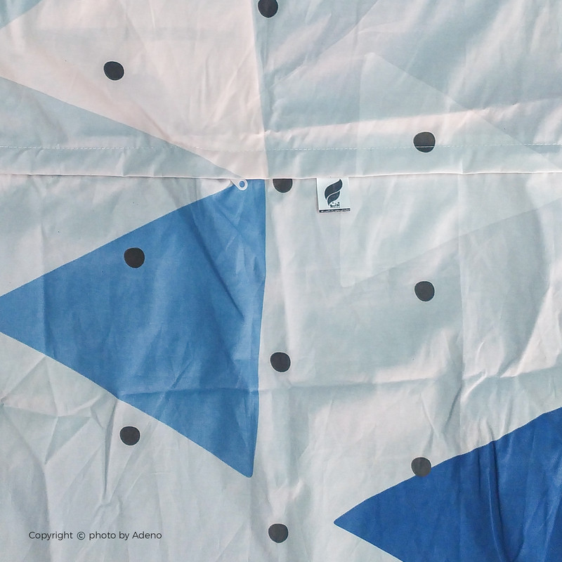 ملحفه آدنو مدل Triangular کد IR57 سایز 100x150 سانتی متر