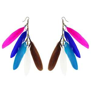 گوشواره آویز زنانه مدل پر عروسکی