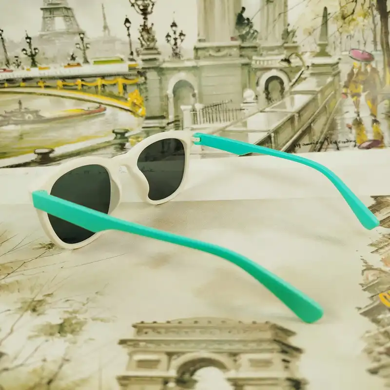 عینک آفتابی بچگانه مدل CH15 کد W