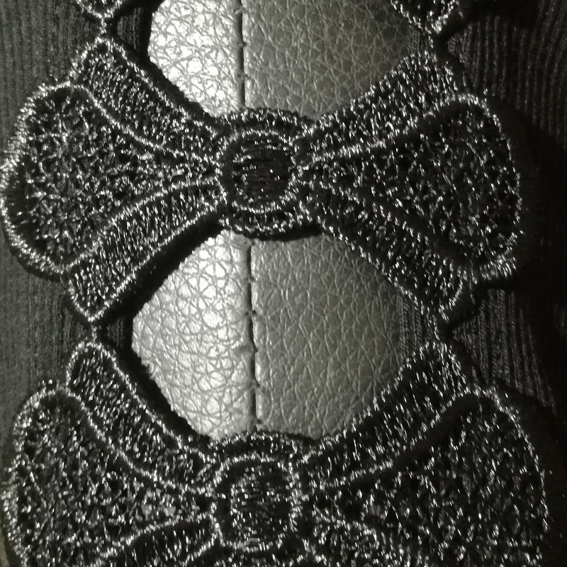 بلوز آستین کوتاه زنانه مدل سر شانه گیپور دار کد 110305