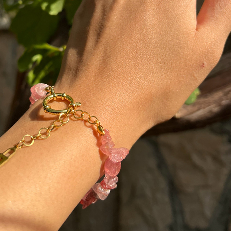 دستبند زنانه گالری شادونه مدل Strawberry