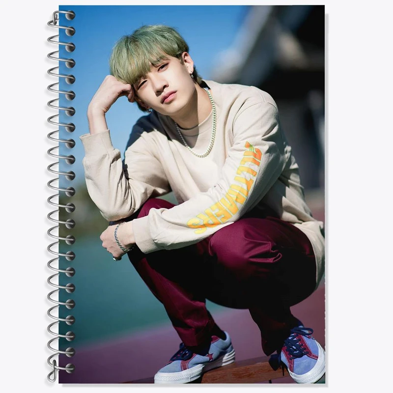 دفتر زبان 50 برگ خندالو مدل سه خط طرح بنگ چان گروه استری کیدز Stray Kids کد 11852