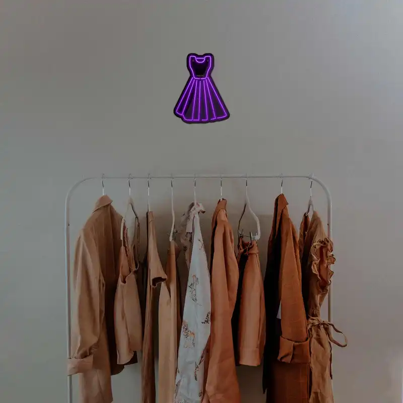 چراغ دیواری نئون دیزاین طرح Women-Clothes-BL_PR