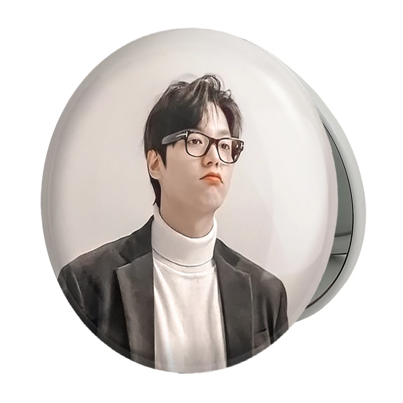 آینه جیبی خندالو طرح لی مین هو Leemin ho مدل تاشو کد 12379 