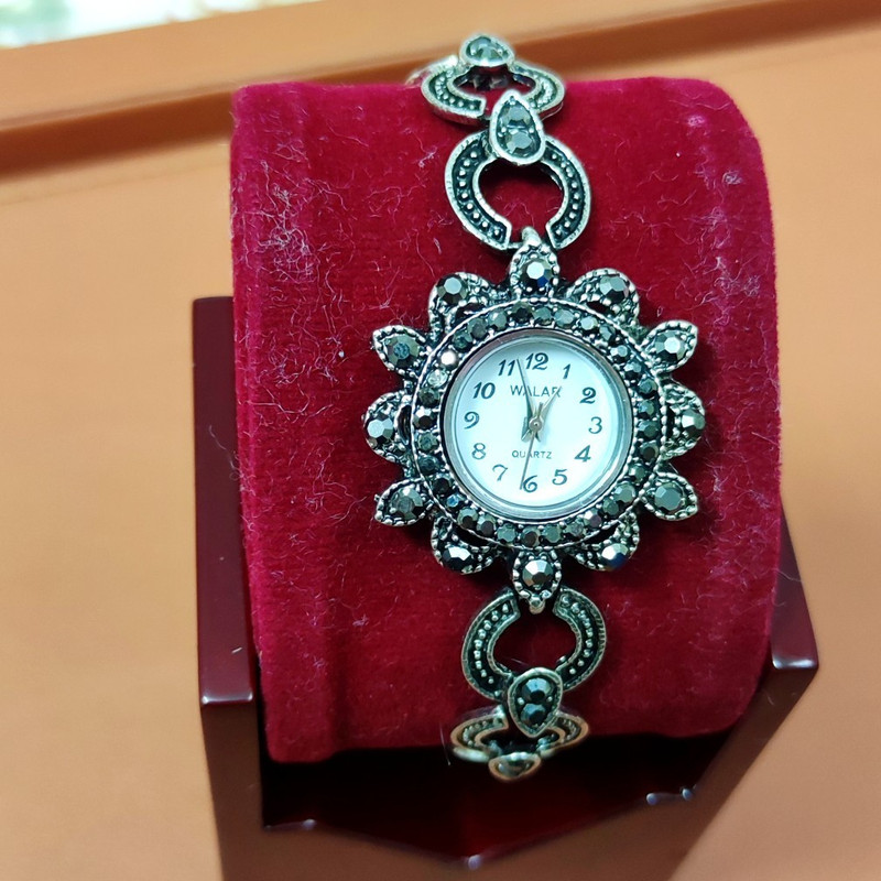 ساعت مچی عقربه ای دخترانه والار مدل Wr11 ساعت مچی عقربه ای دخترانه والار مدل Wr11