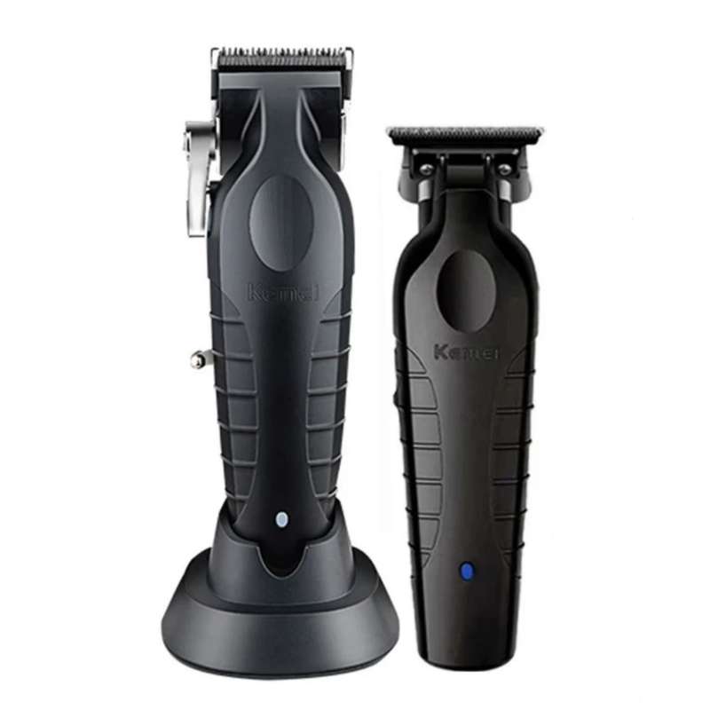 ماشین اصلاح موی سر تریمر کیمی مدل km-2296-km-2299، منبع انرژی باتری قابل شارژ، جنس تیغه استیل پیشرفته، مدت زمان شارژ 150 دقیقه و مدت زمان استفاده پس از شارژ 150 دقیقه، مجموعه 2 عددی