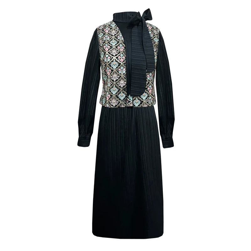 ست جلیقه و سارافون زنانه مدل سوزندوزی