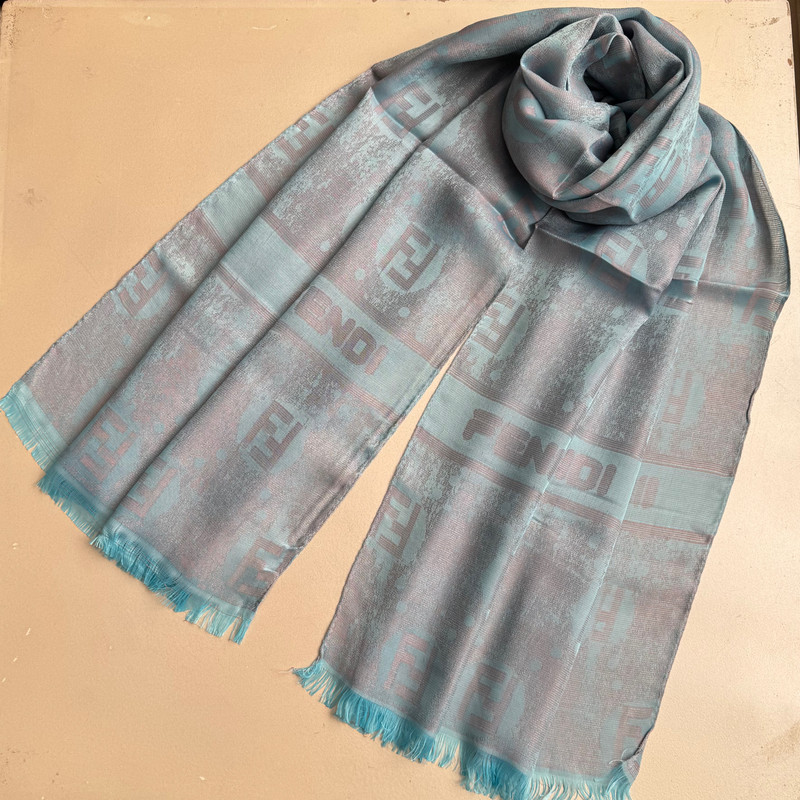 شال زنانه مدل نخ ژاکارد دورو وارداتی شاین دار هایلایتی چهار فصل کد ۲