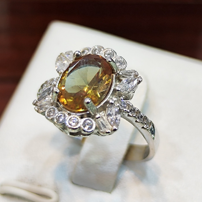 انگشتر نقره زنانه سنگ الکساندریت کد 65 انگشتر نقره زنانه سنگ الکساندریت کد 65