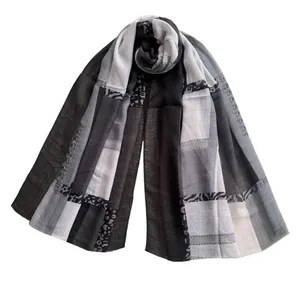 شال زنانه مدل نخی چهارخانه پلنگی