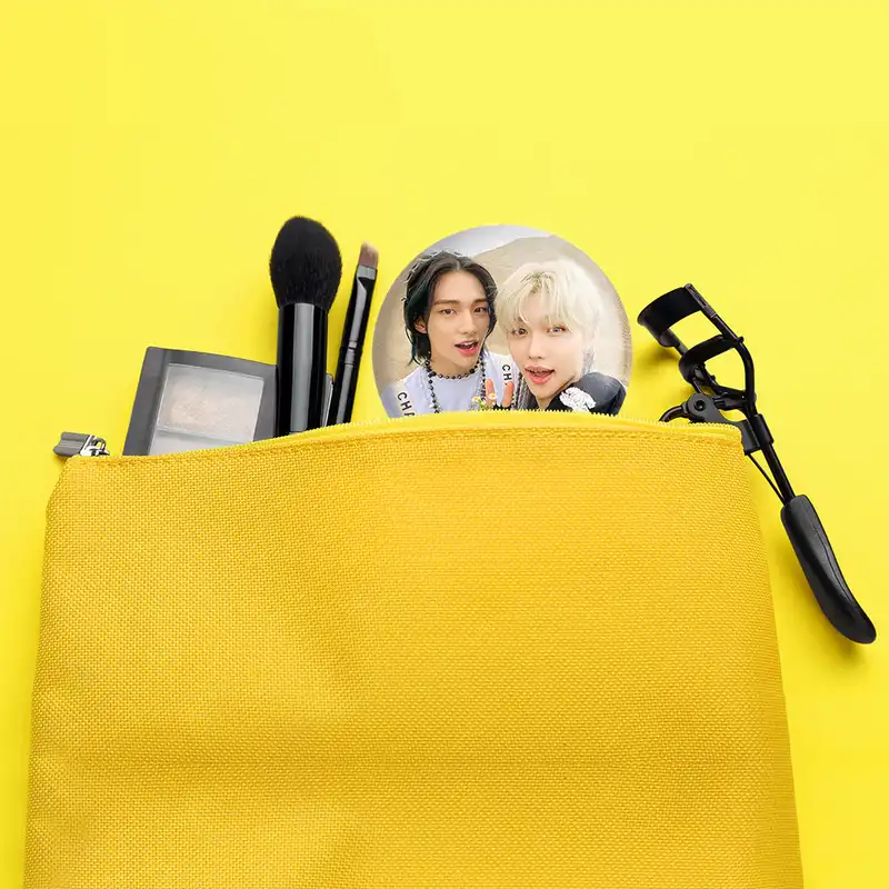 آینه جیبی خندالو مدل فلیکس و هیونجین گروه استری کیدز Stary Kids کد 16934