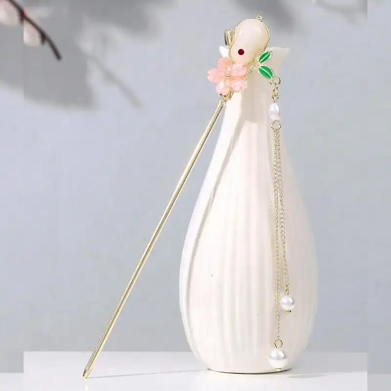 گیره مو زنانه مدل کانزاشی گل و خرگوش آویزدار کد brg 4290