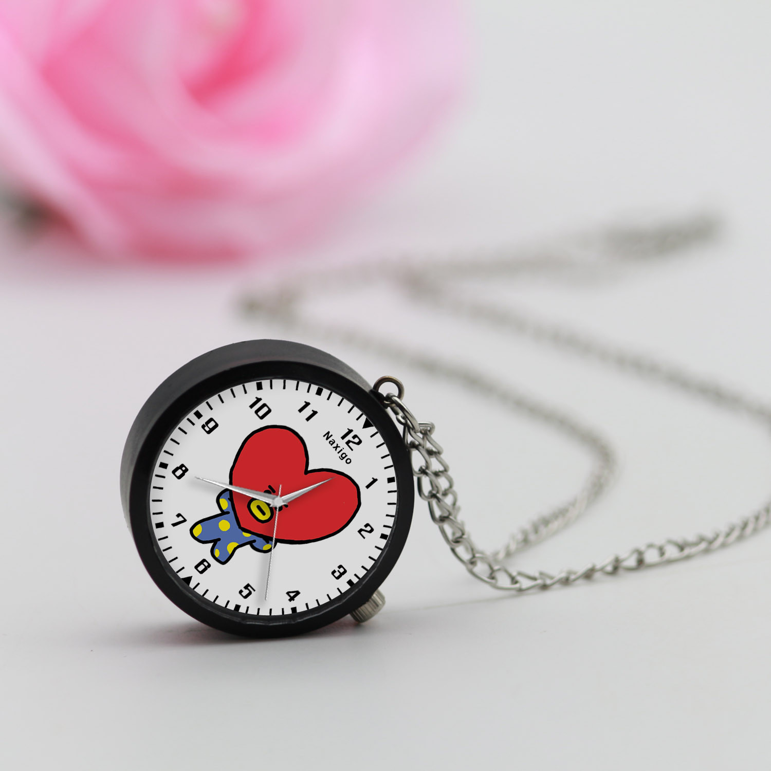 ساعت گردنبندی عقربه ای ناکسیگو مدل تاتا کد NF12826 ساعت گردنبندی عقربه ای ناکسیگو مدل تاتا کد NF12826