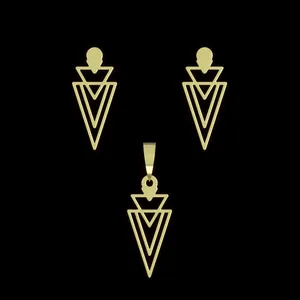 نیم ست طلا 18 عیار زنانه مدوپد مدل مثلث کد NA14973