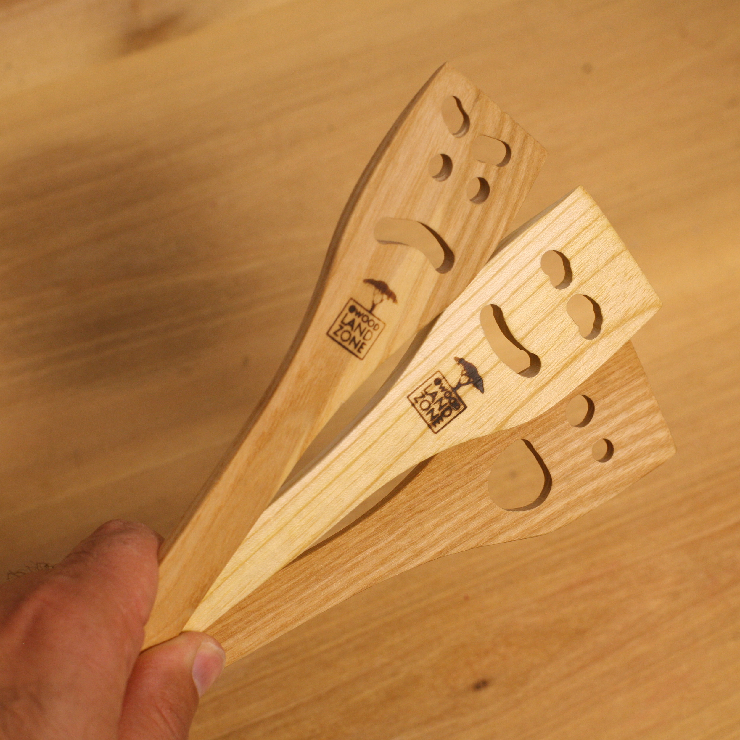 قاشق وودلندزون مدل چوبی طرح ایموجی بسته 3 عددی