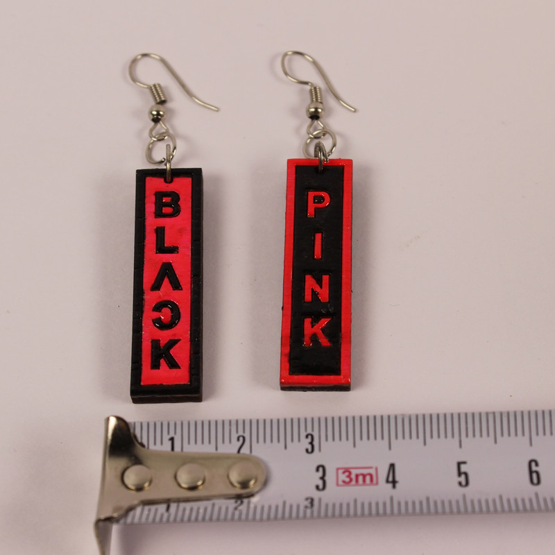 گوشواره دخترانه مدل سرهه طرح بلک پینک کد 02