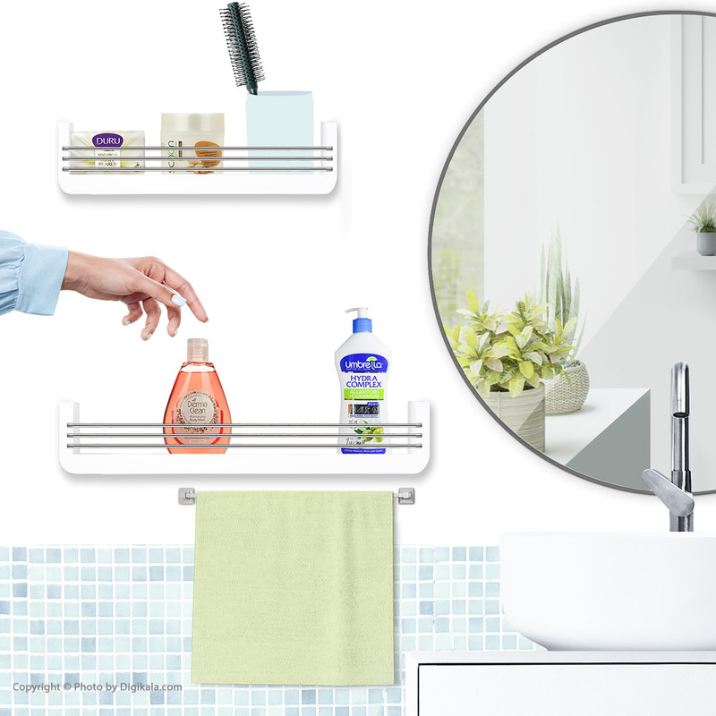 شامپو بدن نرم و مرطوب کننده درماکلین حاوی عصاره شکوفه هلو حجم 300 میلی لیتر