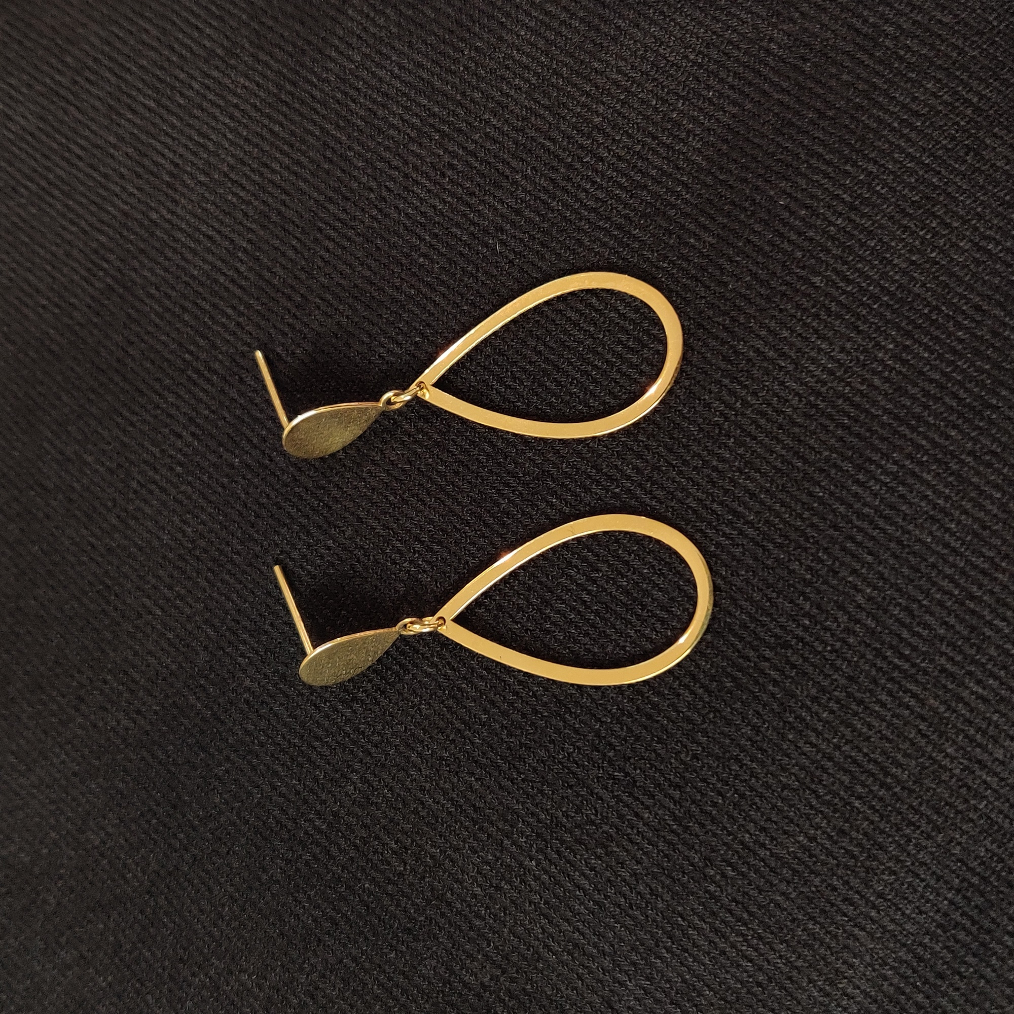 گوشواره طلا 18 عیار زنانه درگونه مدل آویز ژیکان