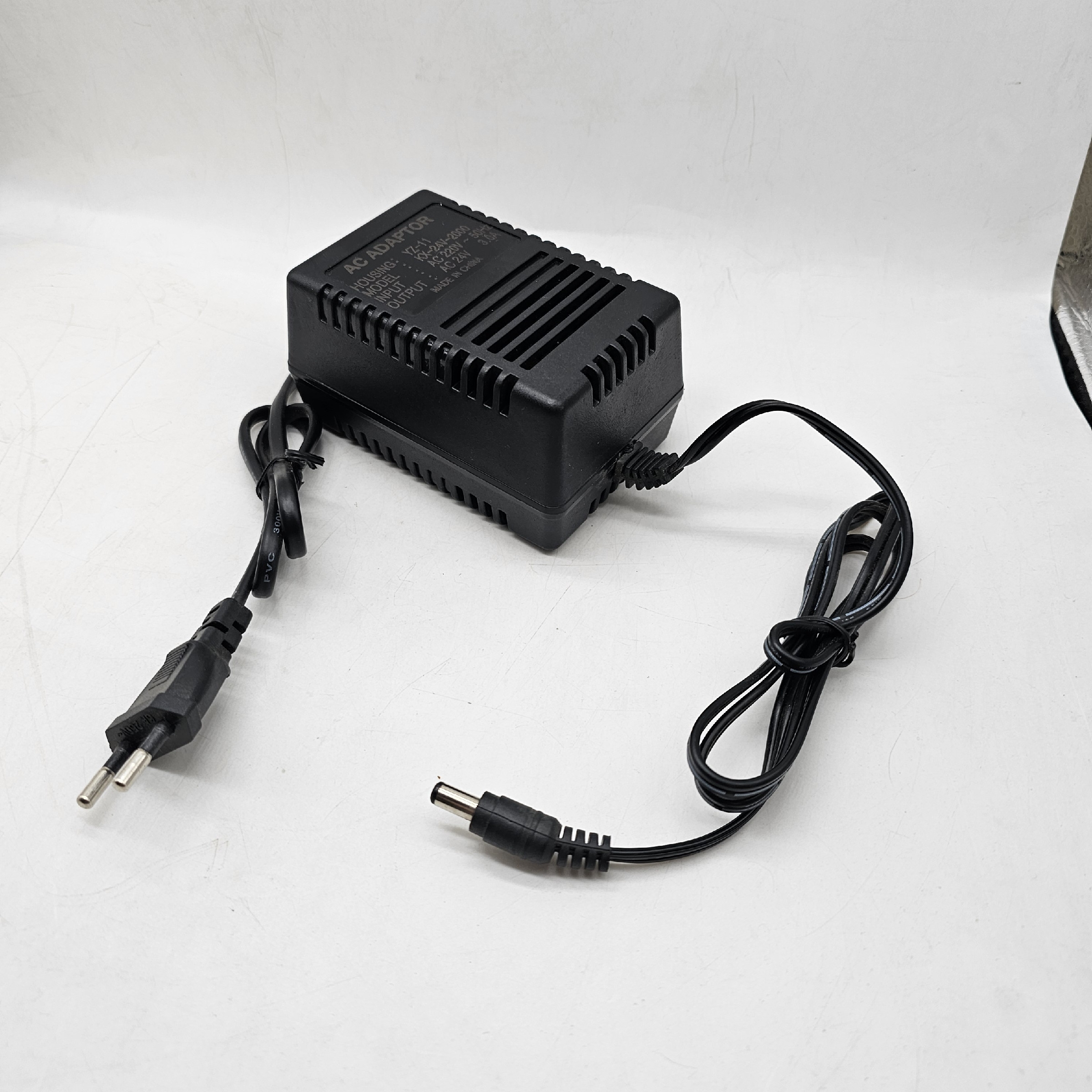 آداپتور 24 ولت 3 آمپر مدل YZ-11