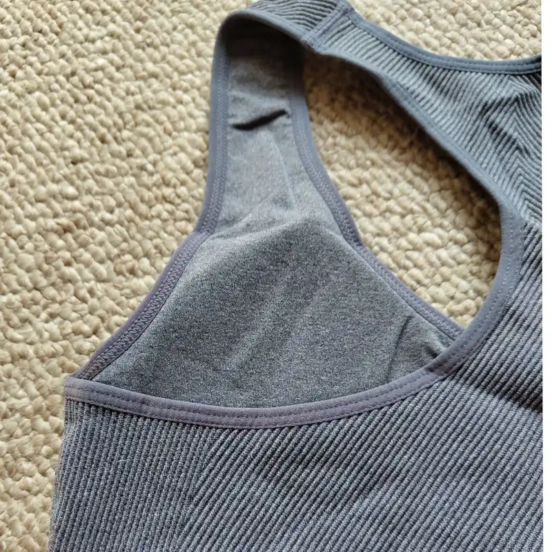 نیم تنه ورزشی زنانه رایکا مدل جین