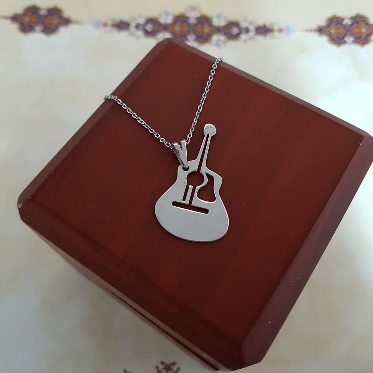 گردنبند نقره زنانه ترمه ۱ طرح گیتار کد mas 00390 - - 2