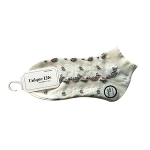 جوراب دخترانه مدل گل برجسته