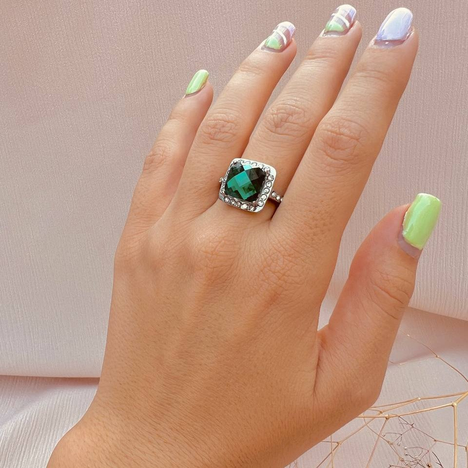 انگشتر زنانه مدل مربع نگینی کد kr