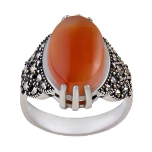 انگشتر نقره زنانه بازرگانی میلادی مدل عقیق یمنی طرح نگین مارکازیت کد AW_238