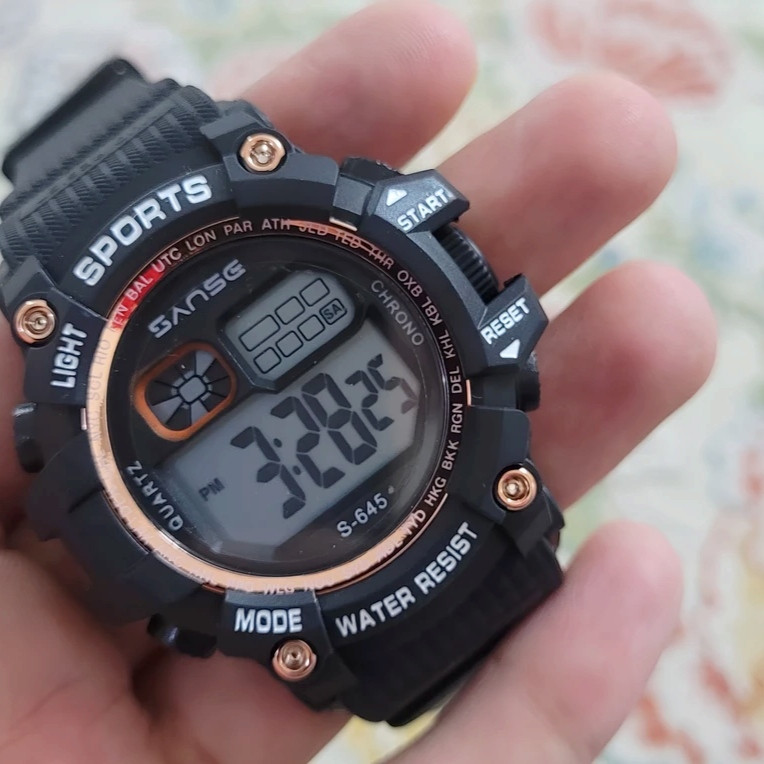 ساعت مچی دیجیتال مدل تک زمانه کد 1 ساعت مچی دیجیتال مدل تک زمانه کد 1