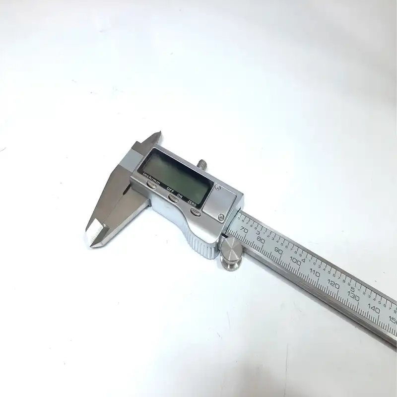 کولیس دیجیتالی لیوبی مدل YT-15 گستره 150-0 میلی متر