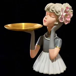 مجسمه مدل مجسمه سینی به دست گارسون دختر کیوت