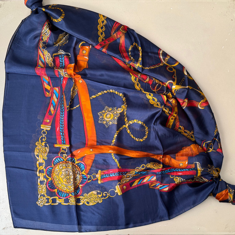 روسری زنانه مدل حریر ابرشیم زنجیره ای کد 03