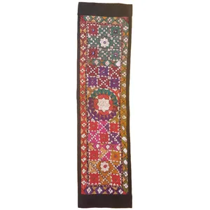 رومیزی سوزن دوزی کد SOOZRA67