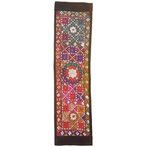 رومیزی سوزن دوزی کد SOOZRA67