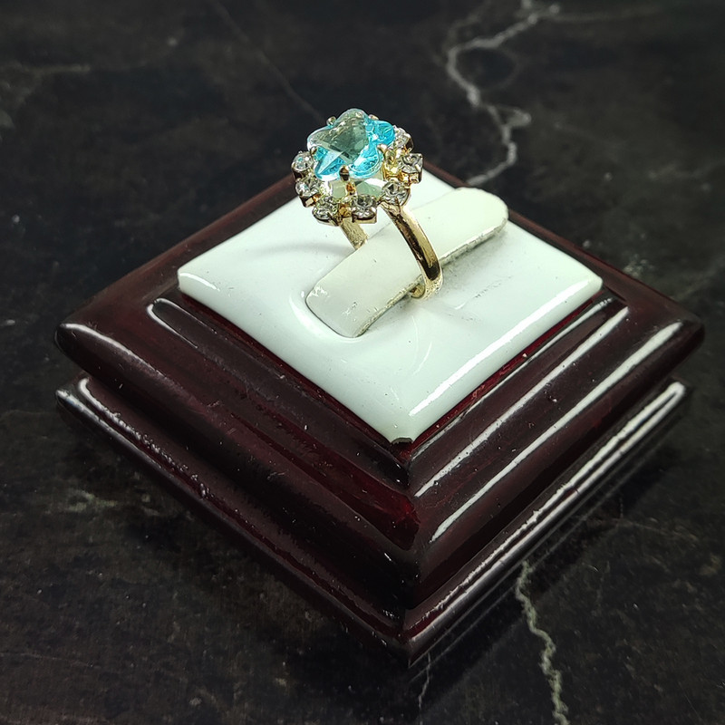 انگشتر دخترانه سلین کالا مدل توپاز طرح گل کد 8