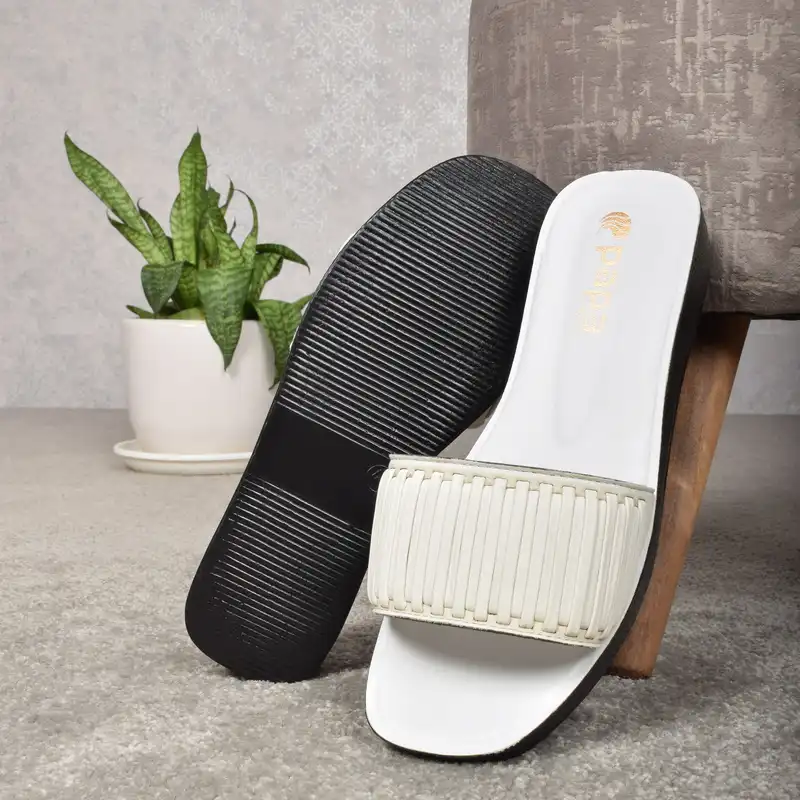 دمپایی زنانه پاپا مدل WH.2.7.8.4