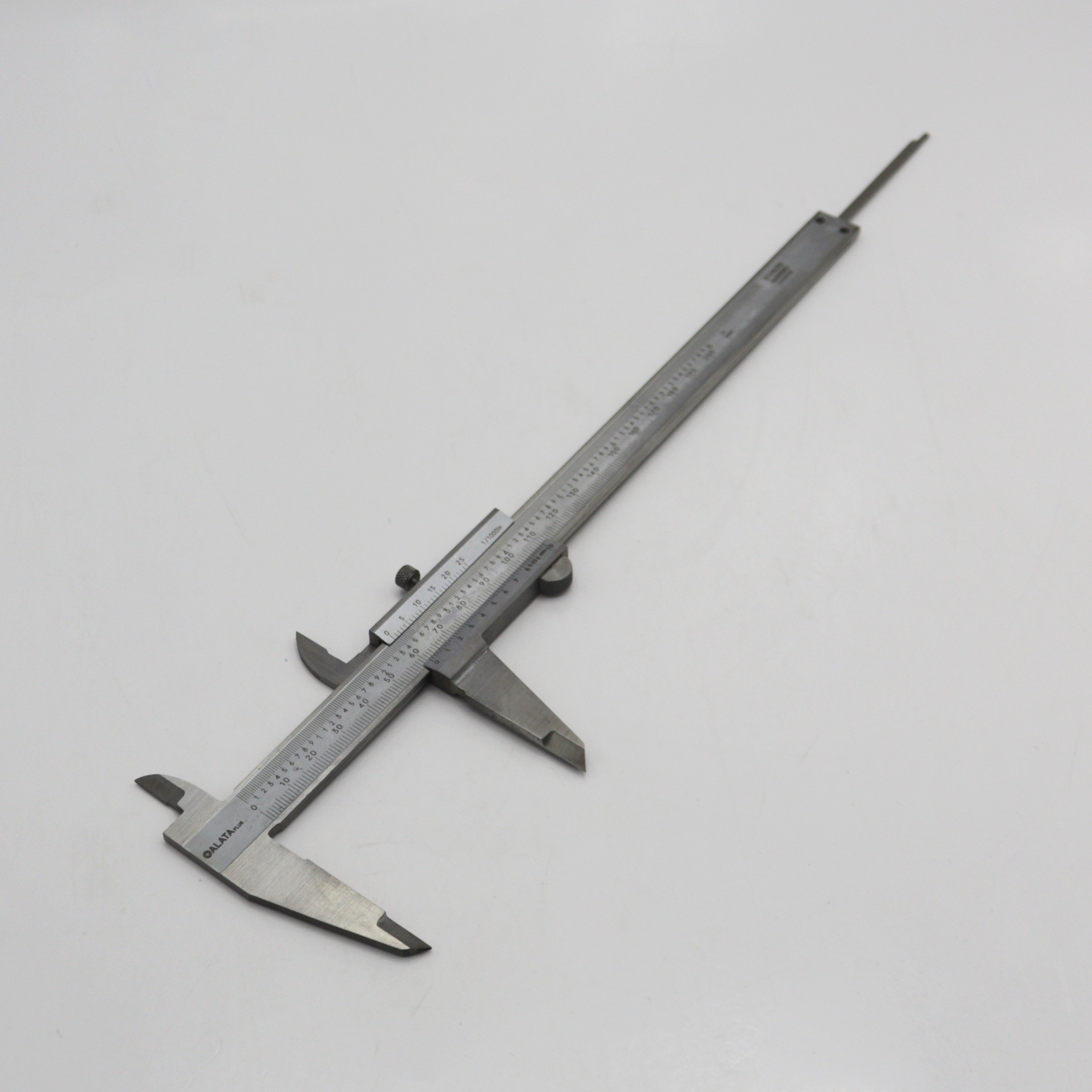 کولیس آلاتا مدل YP-0-200MM گستره 0-200 میلیمتر