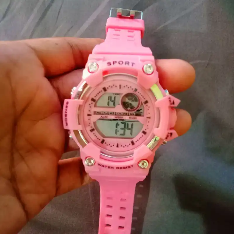 ساعت مچی دیجیتال زنانه مدل تک زمانه کرنومتردار بند سیلیکونی کد 1