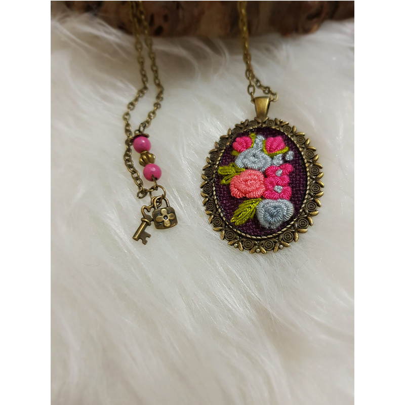 گردنبند دخترانه مدل گلدوزی کد 110