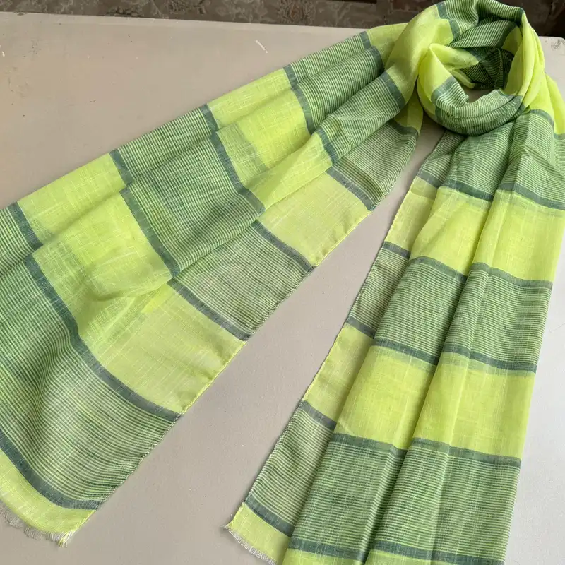 شال زنانه مدل نخی راه راه تابستانی لطیف کد 4