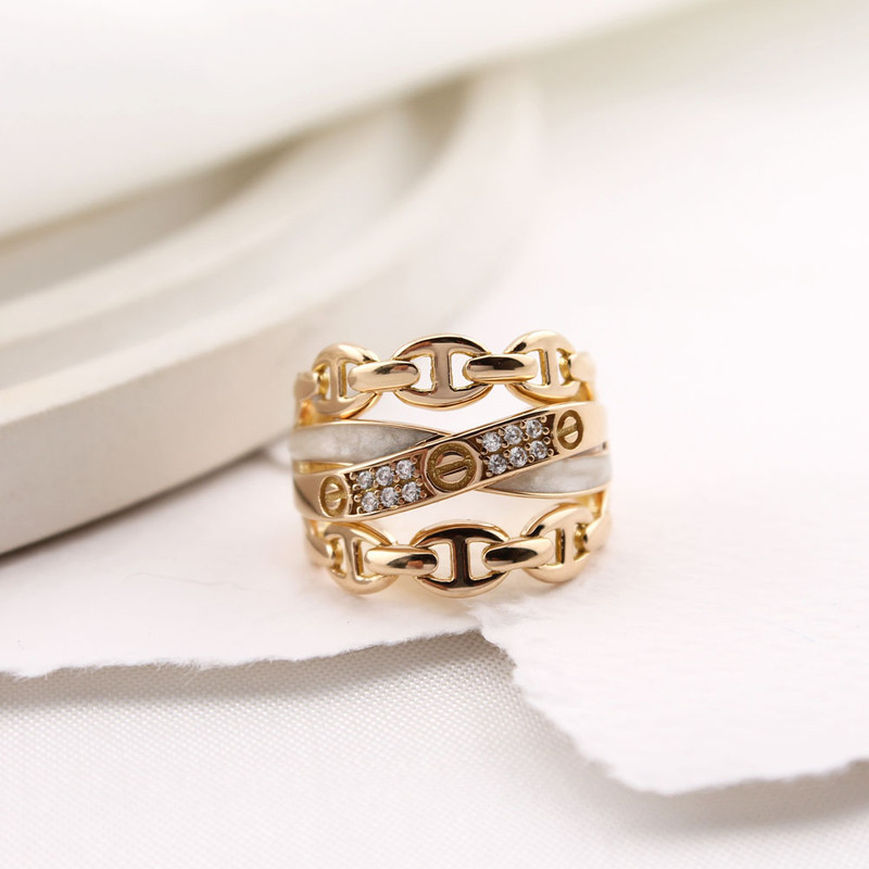 انگشتر طلا 18 عیار زنانه الی گالری مدل LOVE سایز 55 انگشتر طلا 18 عیار زنانه الی گالری مدل LOVE سایز 55