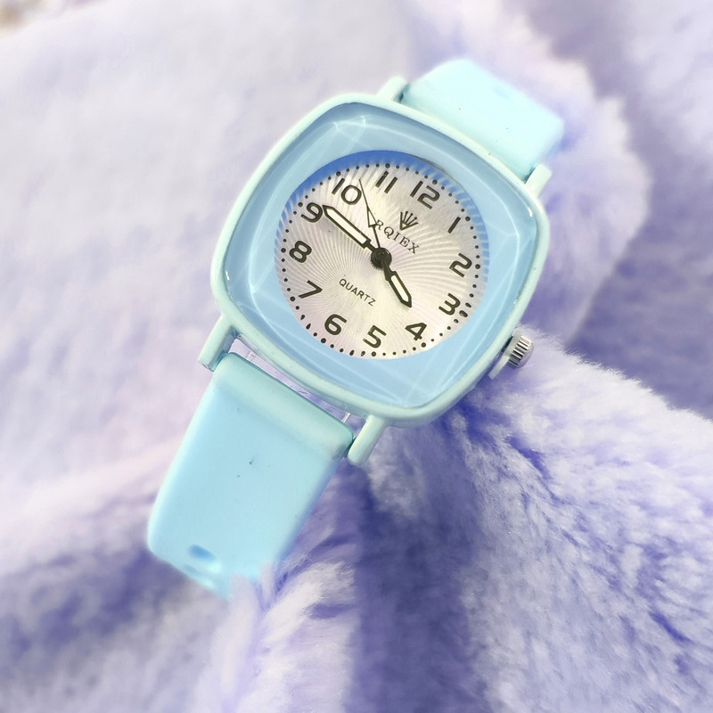 ساعت مچی عقربه ای بچگانه آر کیو لِکس مدل بند سیلیکونی کد 3
