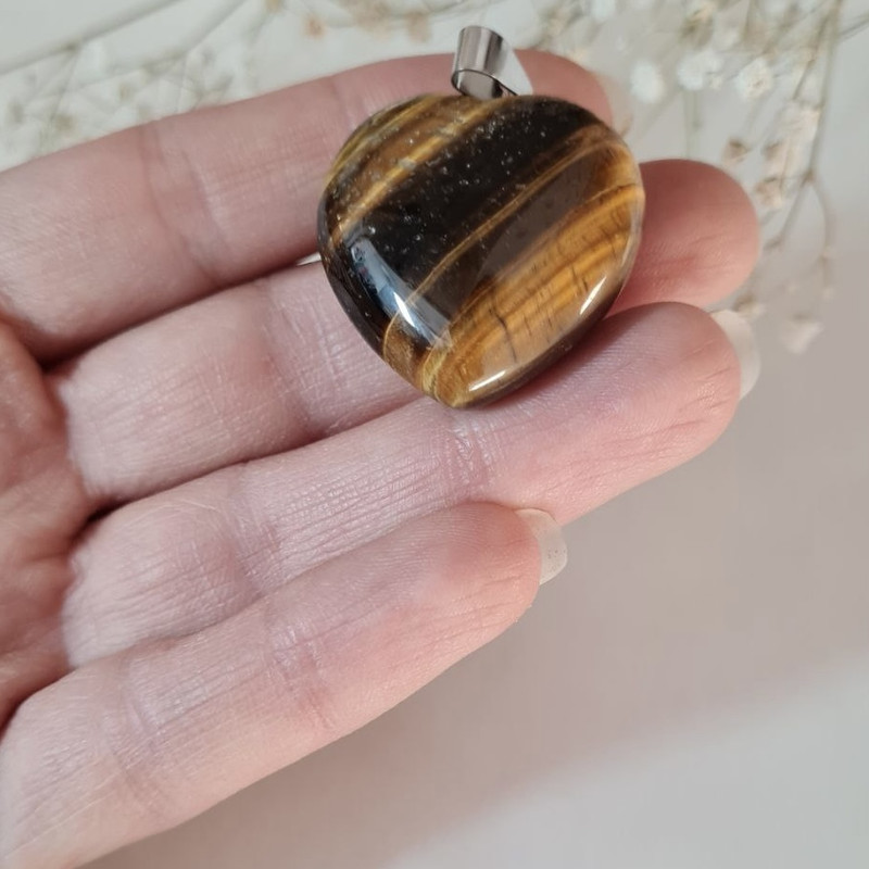 آویز گردنبند زنانه مدل قلبی سنگ چشم ببر