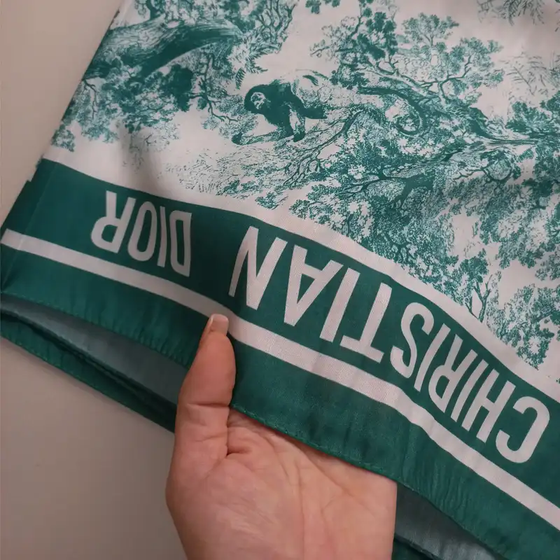 شال زنانه مدل نخی تابستانی حاشیه ساده طبیعت و جنگل کد 26