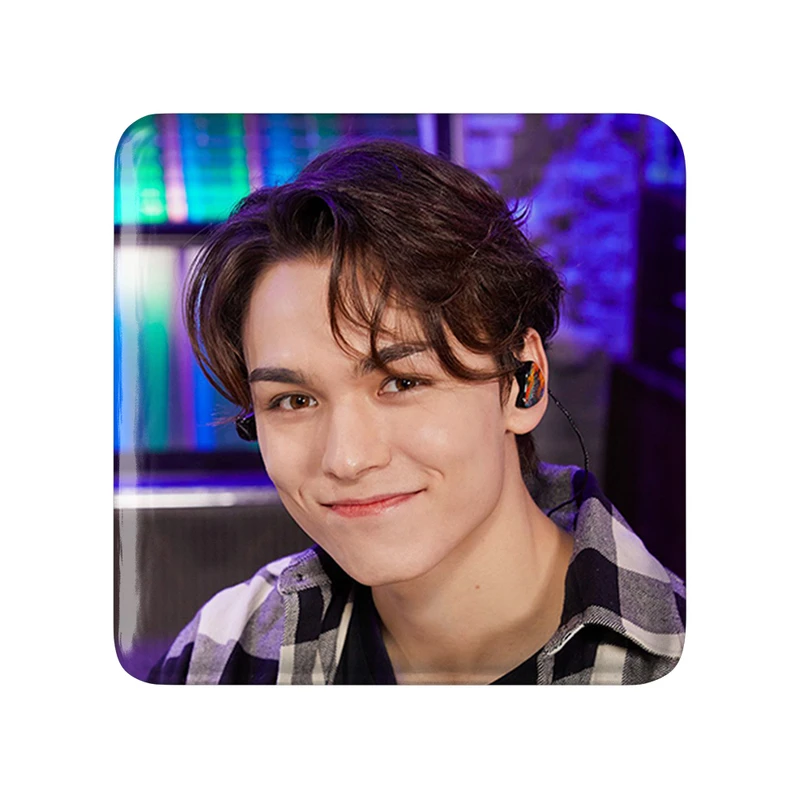 مگنت خندالو طرح ورنون گروه سونتین Seventeen  مدل مربعی کد 21517