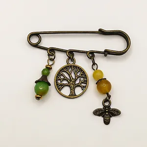 سنجاق سینه زنانه مدل هاچ