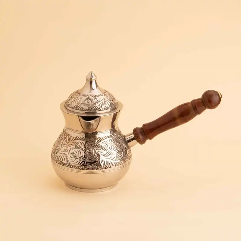 قهوه جوش برنجی مدل درب دار دسته چوبی 2.3 CUP